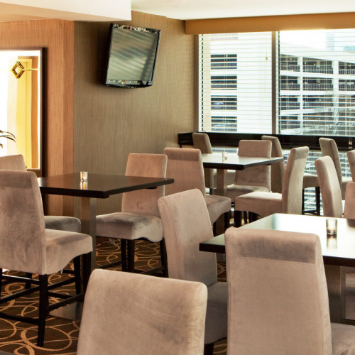 sheatlxscl-190543-club-lounge-daytime-high_1800x787