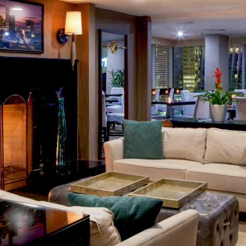 sheatlxscl-190544-club-lounge-evening-high_1800x787