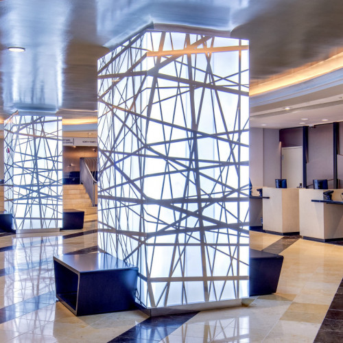 sheatlxslo-270090-lobby-high_1800x787