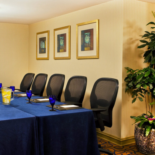 sheatlxsmf-190545-conference-room-121-high_1800x787