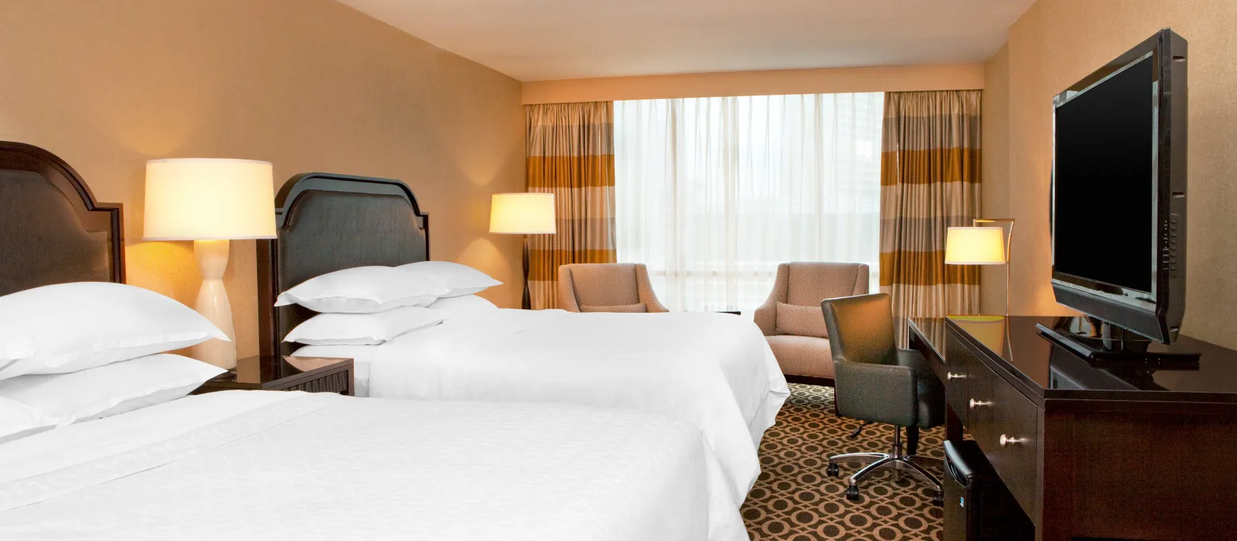 Double deluxe room at the courtland grand